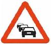 CONGESTION Peligro por la proximidad de un tramo en el que la circulacin se encuentra detenida o dificultada por congestin del trfico.